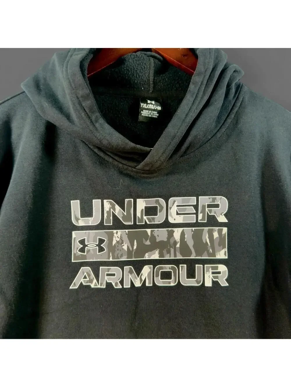 Under Armour Black Camo Graphic Hoodie – Youth XL